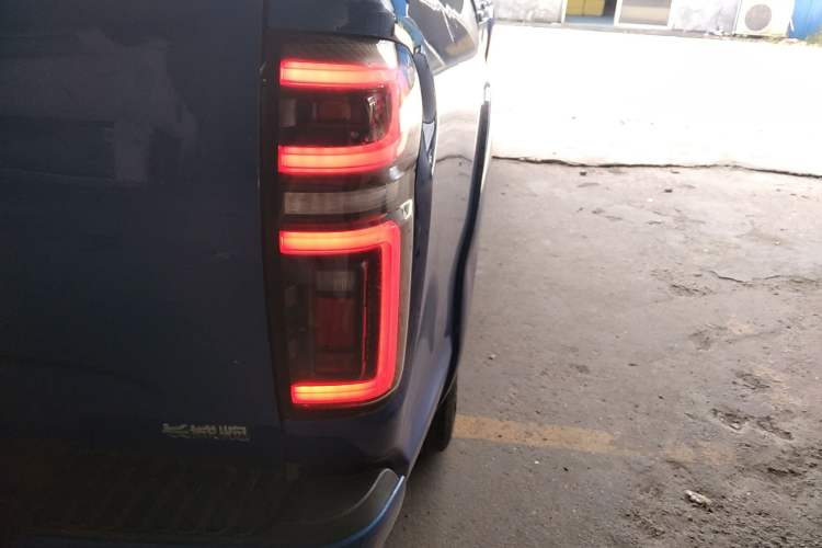 Used Great Wall Poer 2021 2.0T Global Version Passenger Automatic Diesel Two-Wheel Drive Comfort Trim Standard Cab GW4D20M
