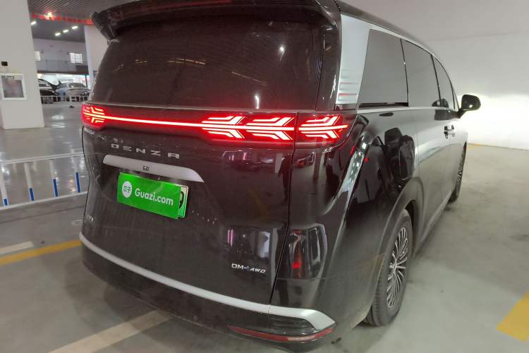 Used Denza D9 2024 DM-i 980 Four-Wheel Drive Flagship Model