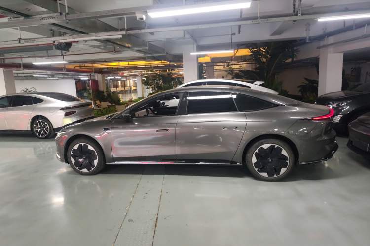 Used  L7 2022 Dynamic Model
