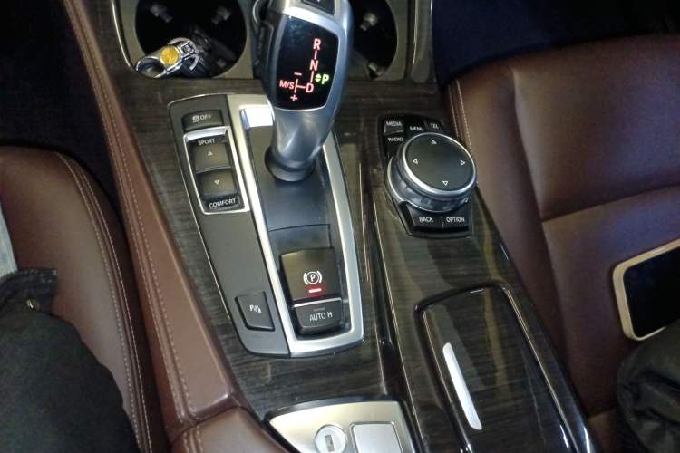 Used BMW 5 Series 2014 525Li Luxury Design Package
