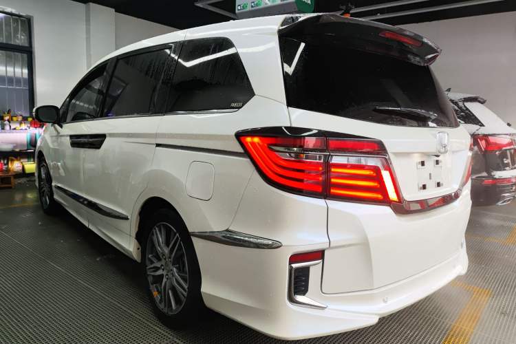 Used Honda Elysion 2019 2.0L Hybrid Supreme Edition
