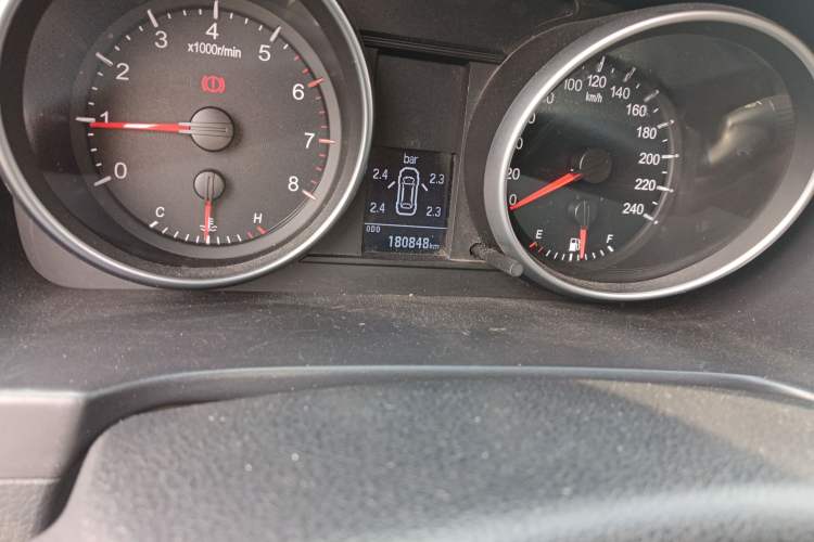 Used Haval H6 2015 Upgraded Model 1.5T Manual Two-Wheel Drive Elite Version
