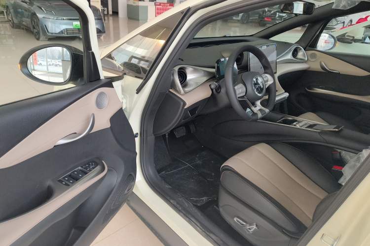 Used BYD Dolphin 2025 420km Free Edition
