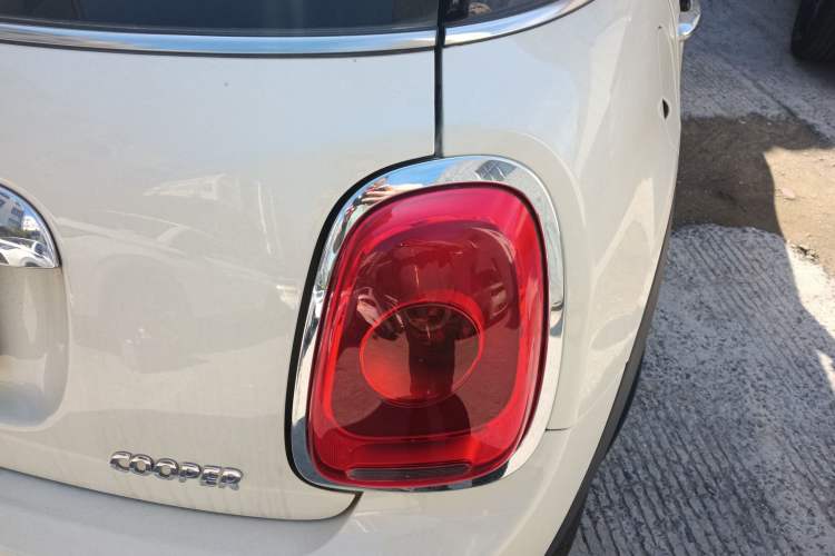 Used  MINI 2015 1.5T COOPER Fun Five-Door Edition
