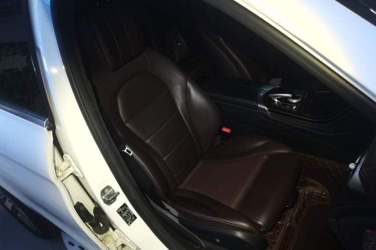 Used Mercedes-Benz GLC 2016 GLC 260 4MATIC Luxury Model