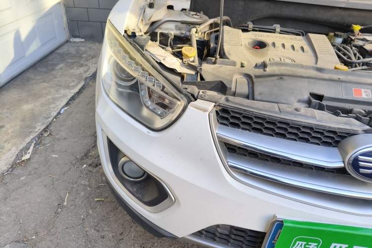 Used Bestune X80 2013 2.3L Automatic Luxury Model