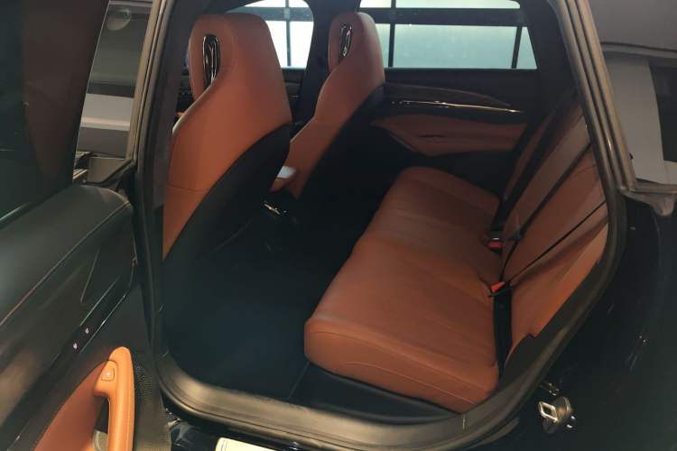 Used  L7 2022 Dynamic Model
