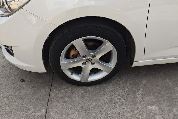 Used Dongfeng Aeolus L60 2015 1.8L Automatic New Rui Model
