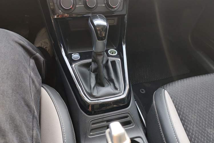 Used Volkswagen Tacqua 2023 200TSI DSG Joy-Connect Edition
