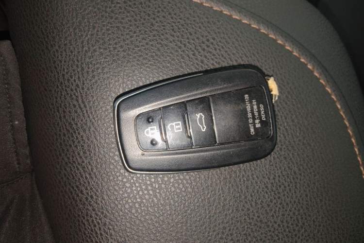 Used Toyota Camry 2021 2.0G Luxury Edition
