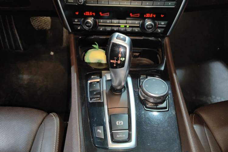 Used BMW 5 Series GT 2015 528i Luxury Edition
