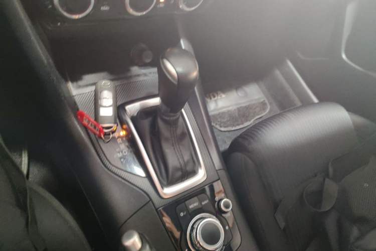 Used Mazda Mazda 3 Axela 2016 Sedan 1.5L Automatic Comfort Model
