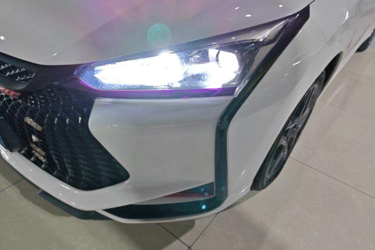 Used Dongfeng Aeolus Yixuan 2021 230T Automatic Zuiying Knight Edition
