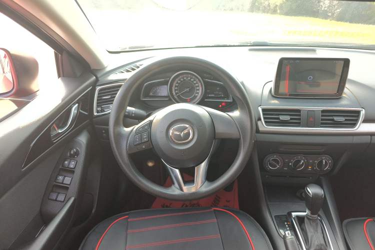 Used Mazda Mazda 3 Axela 2016 Sedan 1.5L Automatic Comfort Model
