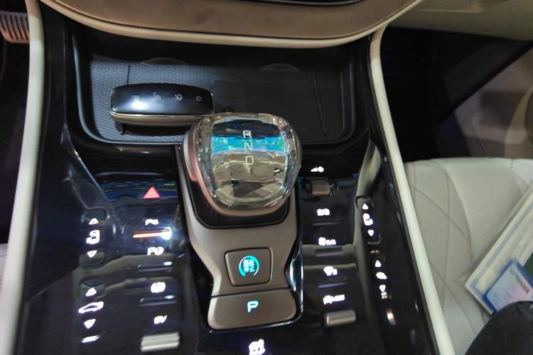 Used Denza D9 2022 DM-i 970 Four-Wheel Drive Flagship Model