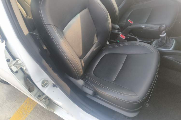 Used Kia K2 2015 Sedan 1.4L MT GLS