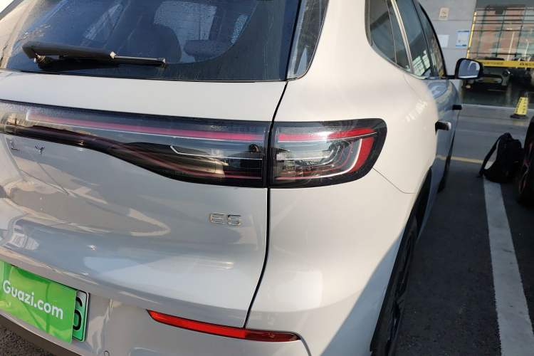 Used  E5 2024 530km Starship Edition
