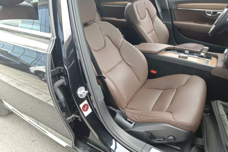 Used Volvo S90 2024 B5 Zhiyi Luxury Edition