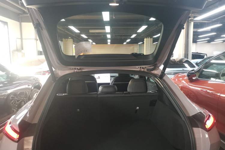 Used ONVO L60 2024 60 kWh Rear-Drive Version