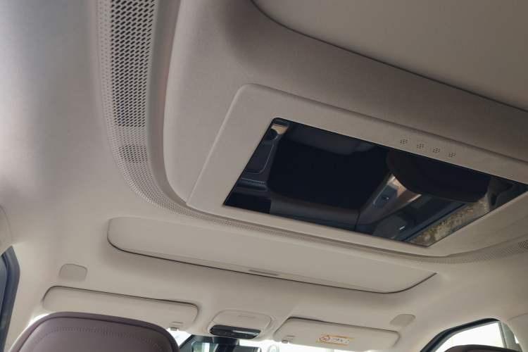 Used XPeng X9 2025 740 Ultra-Long Range Max