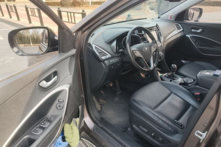 Used Hyundai Santa Fe 2015 2.0T Automatic All-Wheel Drive Smart Version 5 Seats