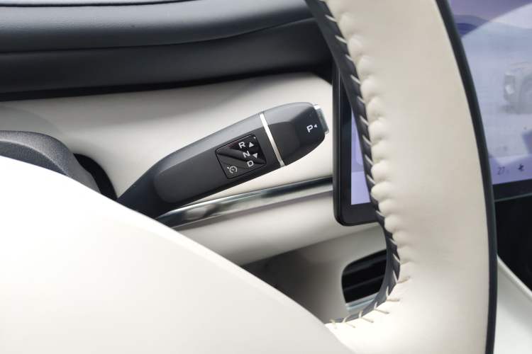 Used  Q07 2025 215 Flagship Edition
