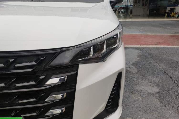 Used GAC Trumpchi M6 2023 PRO 270T DCT Luxury Edition
