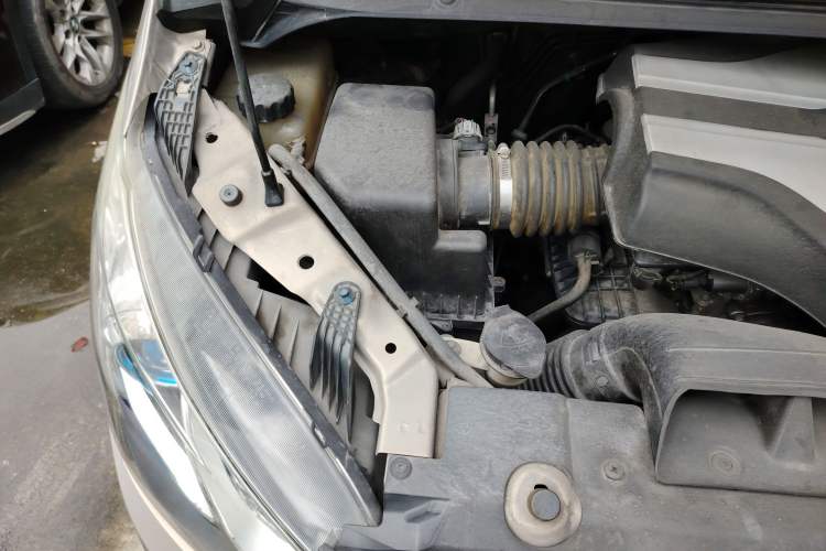 Used SAIC MAXUS G10 2016 2.0T Automatic Elite Edition
