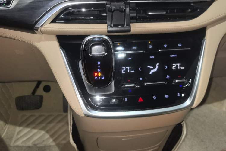 Used Buick GL8 2020 ES Land Cruiser 653T Luxury Model
