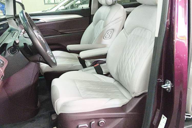 Used Buick GL8 2023 Avenir Aivia Six-Seat Deluxe Edition
