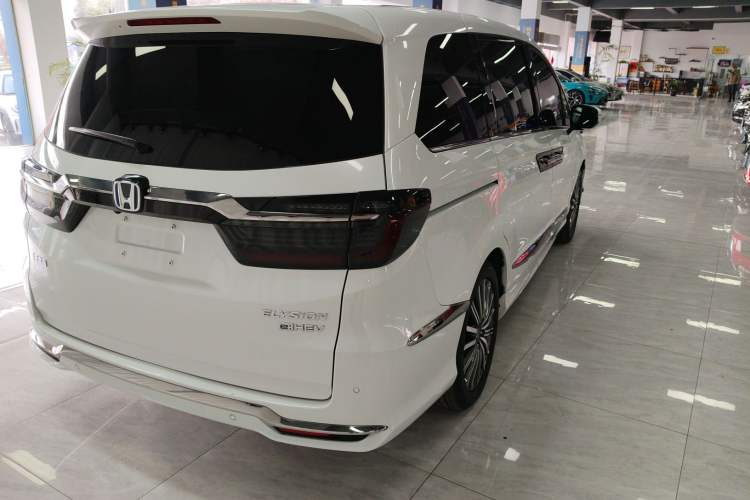 Used Honda Elysion 2022 2.0L eHEV Luxury First Edition
