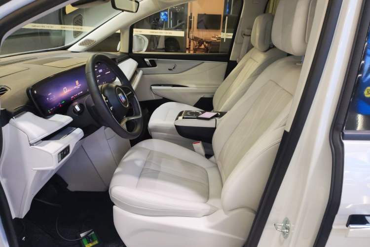 Used Buick GL8 New Energy 2024 Lu Zun Deluxe Edition 7-Seater
