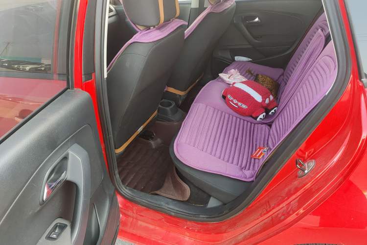 Used Volkswagen Polo 2014 1.4L Manual Fashion Edition
