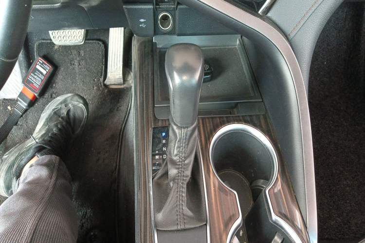 Used Toyota Camry 2019 2.0G Luxury Edition China VI Standard