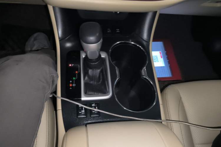 Used Toyota Highlander 2015 2.0T Four-Wheel Drive Luxury Edition 7-Seater