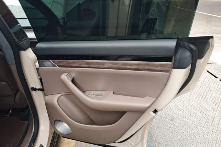 Used Hima Luxeed R7 2025 Range-Extended Version 251 km Max
