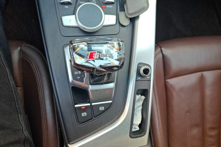 Used Audi A4L 2018 30th Anniversary Edition 40 TFSI Fashion Model