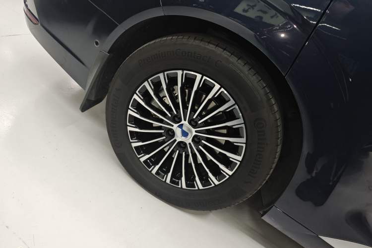 Used Denza D9 2022 DM-i 970 Four-Wheel Drive Flagship Model
