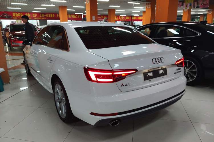 Used Audi A4L 2018 30th Anniversary Edition 40 TFSI Fashion Model
