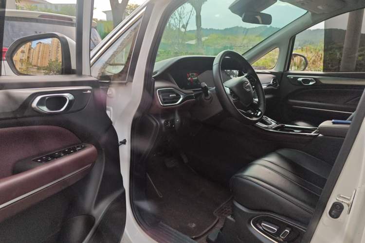 Used GAC Trumpchi M6 2023 PRO 270T DCT Luxury Edition
