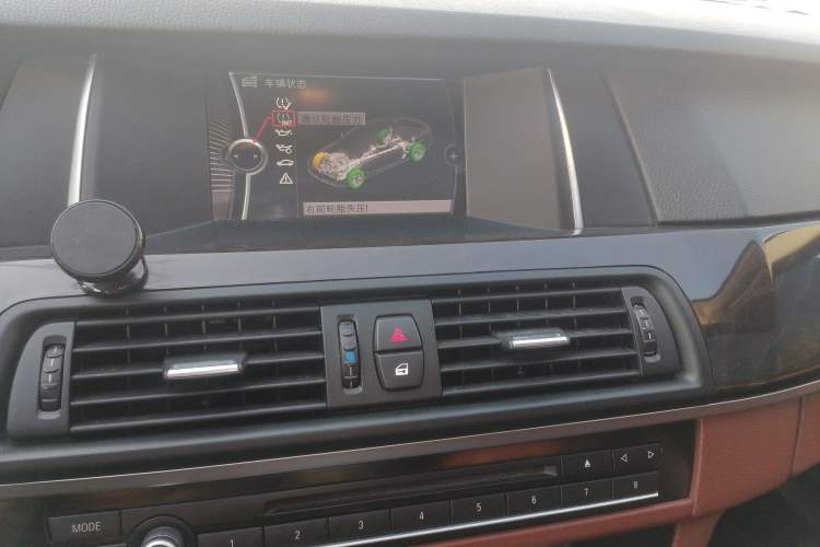 Used BMW 5 Series 2014 525Li Leading Model
