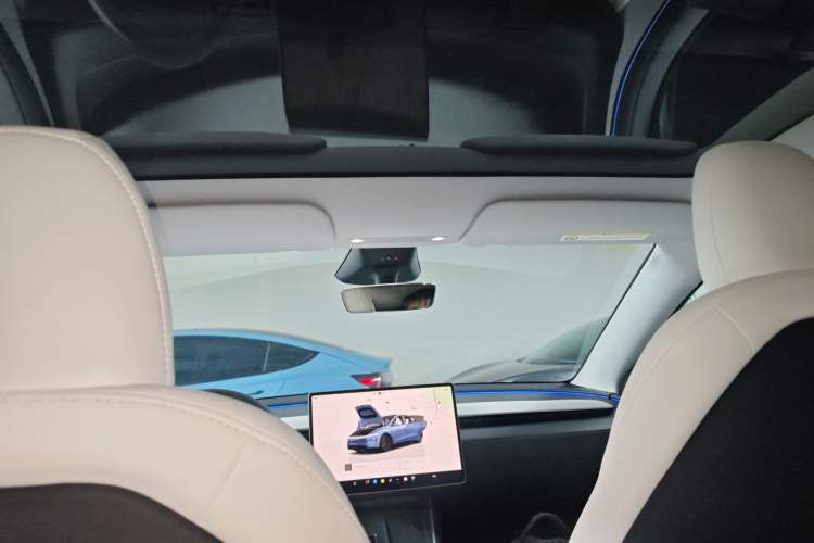 Used Tesla Model Y 2025 Rear-Wheel-Drive Version
