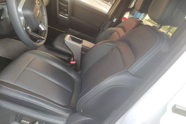 Used  V23 2025 501 Four-Wheel Drive Advanced Version
