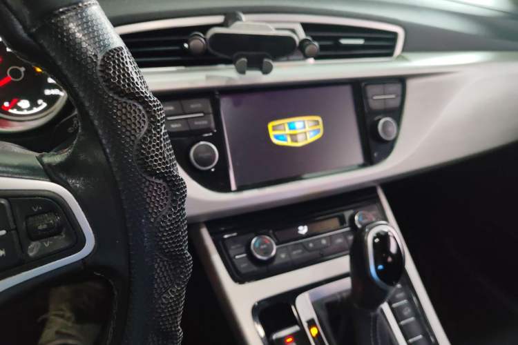 Used Geely Auto Emgrand X7 Sport 2018 1.8TD Automatic Two-Wheel Drive Zhiya Model