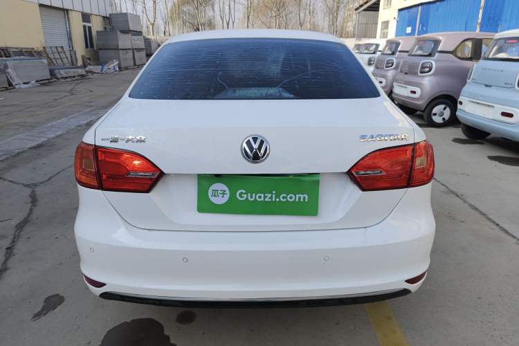 Used Volkswagen Sagitar 2015 1.6L Automatic Comfort Model
