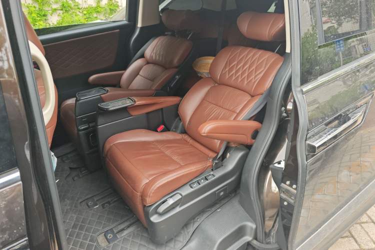 Used Honda Elysion 2019 2.0L Hybrid Supreme Edition
