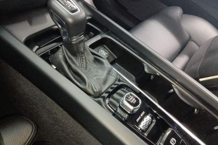 Used Volvo XC60 2020 T5 4x4 Smart Luxury Edition
