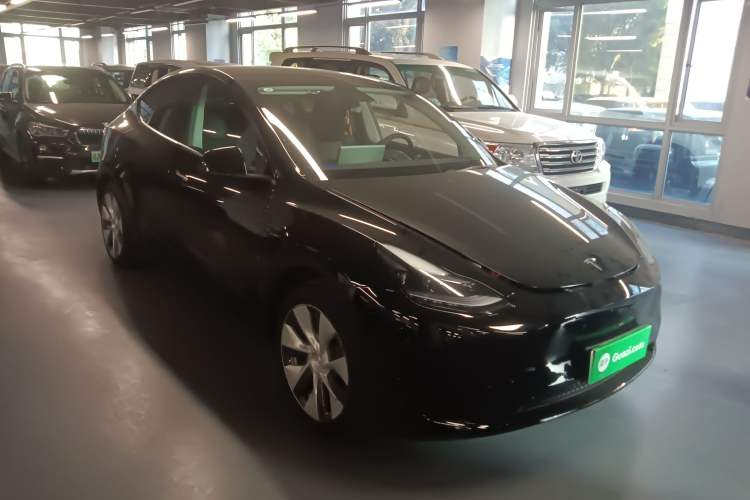 Used Tesla Model Y 2023 Rear-Wheel-Drive Version
