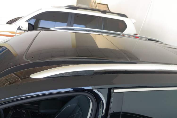 Used Volkswagen Tiguan L 2022 330TSI Automatic Two-Wheel Drive R-Line Enhanced Edition
