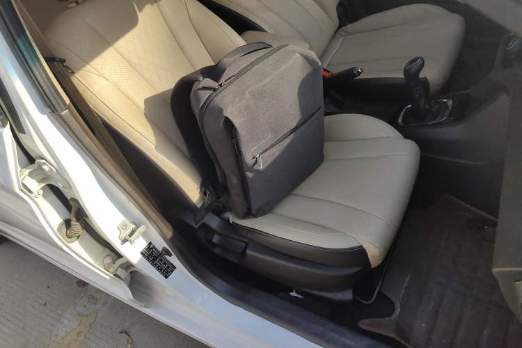 Used Baojun 310W 2017 1.5L Manual Fashion Model China V
